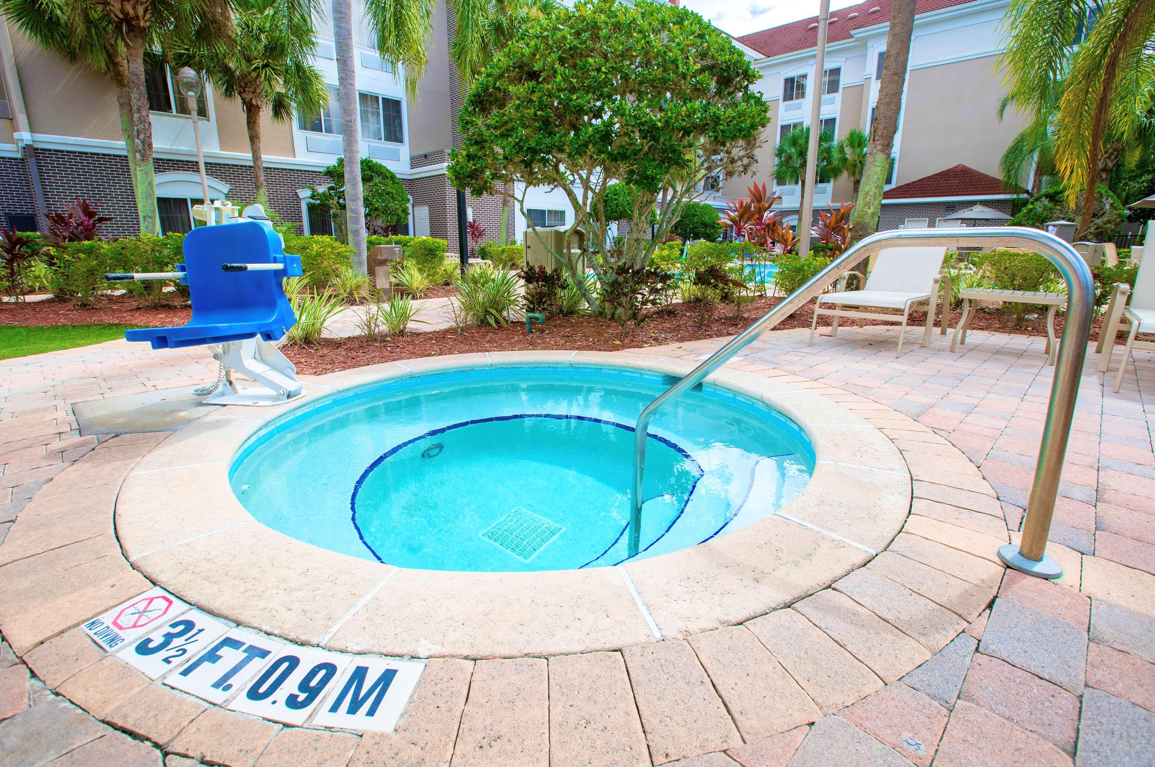 Best Western Plus Orlando Lake Buena Vista South Inn & Suites Kissimmee Bagian luar foto